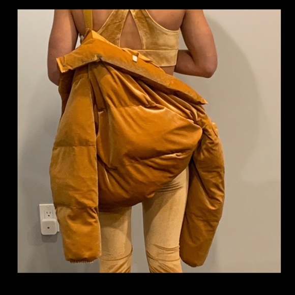 Fabletics wander velour cropped puffer jacket. - Picture 4 of 7